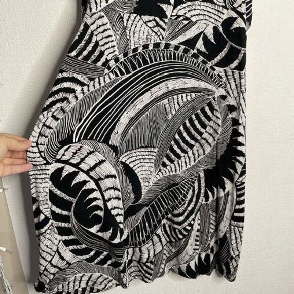 Athleta Black/White Zuma Print Santorini High Neck Sleeveless Mini Dress Size L - Picture 5 of 12